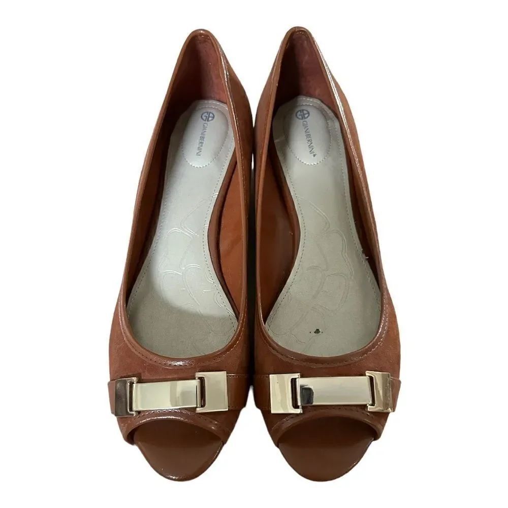 Giani Bernini Women’s Suede Peep-Toe Wedge Pumps in the Size 9M